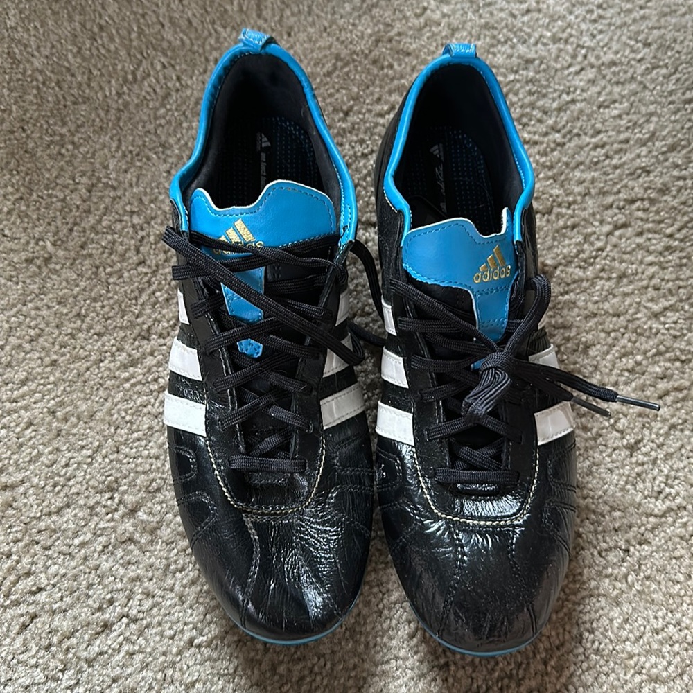 Adidas metal Soccer Cleats. Men’s size 10.